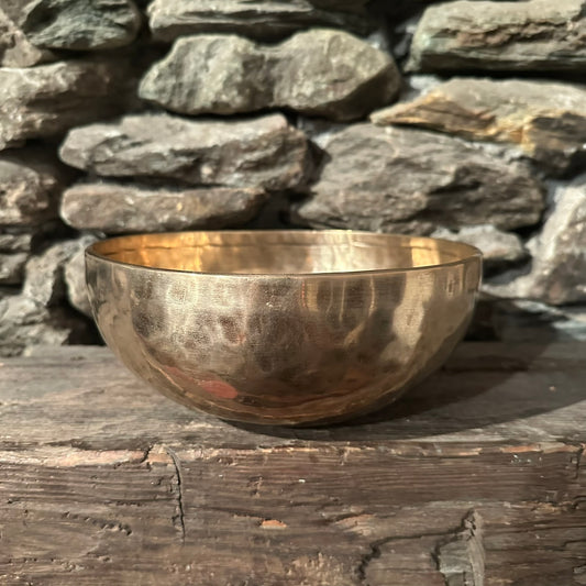 Brass 8.5" Hand Hammered Singing Bowl in E