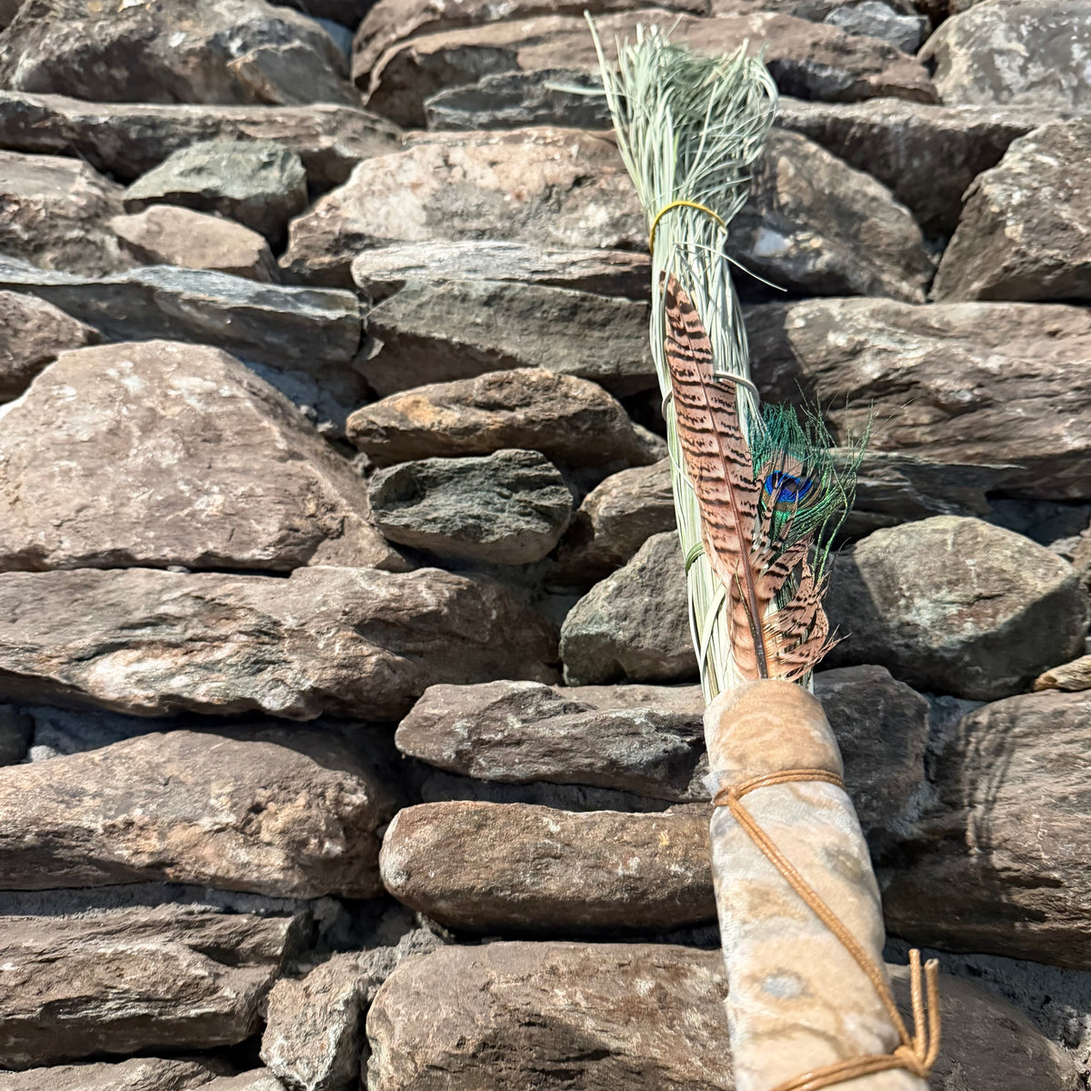 Bear Grass Chakapa 19" Cream with Tan Cord