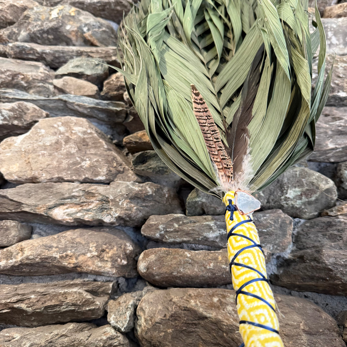 Commodore Palm Chakapa 25" With Rooster and Blue Celestite