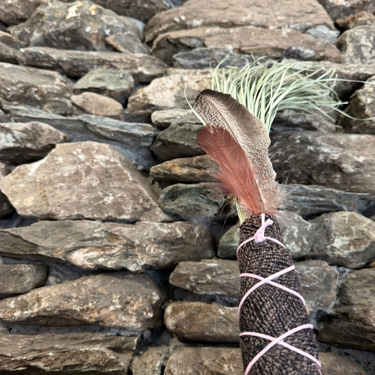 Bear Grass Chakapa 19" Dark Blue & Tan with Pink Cord