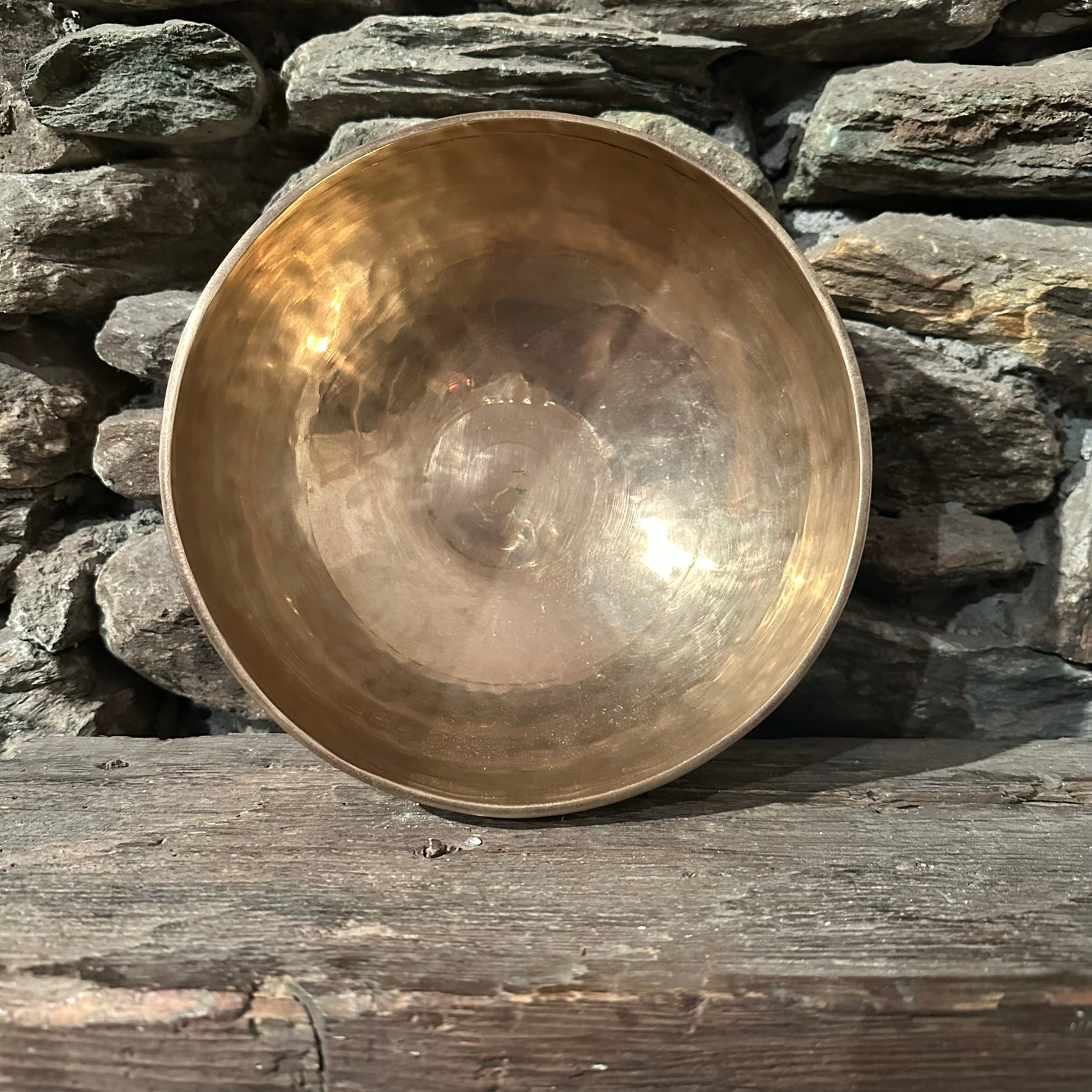 Brass 8.5" Hand Hammered Singing Bowl in E