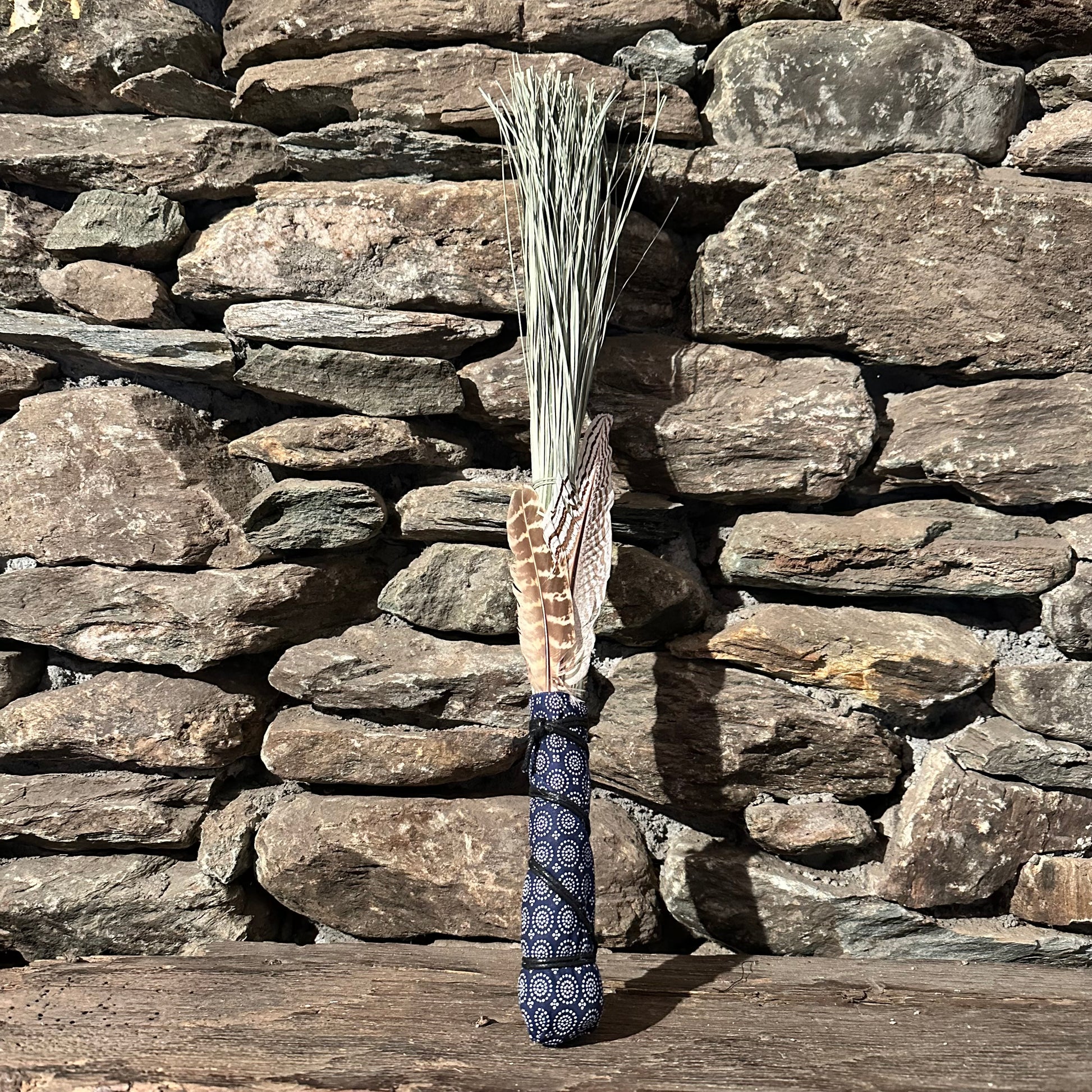 Beargrass Chakapa 22"Blue & White Fabric with Black Cord