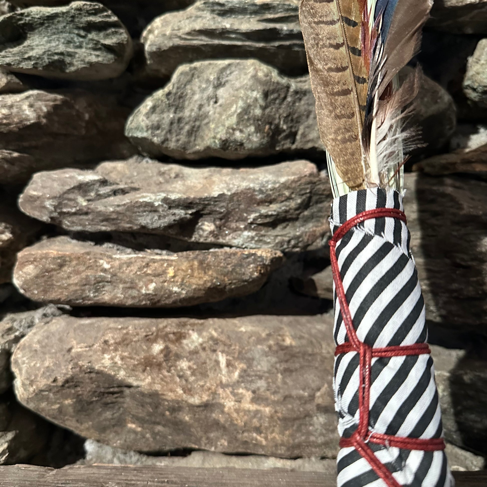 Beargrass Chakapa 22" Black & White Fabric with Maroon Cord