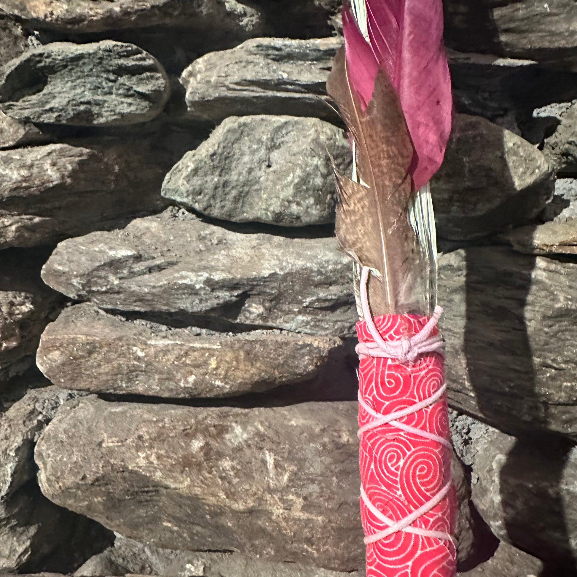 Beargrass Chakapa 22" Red Fabric with Pink Cord