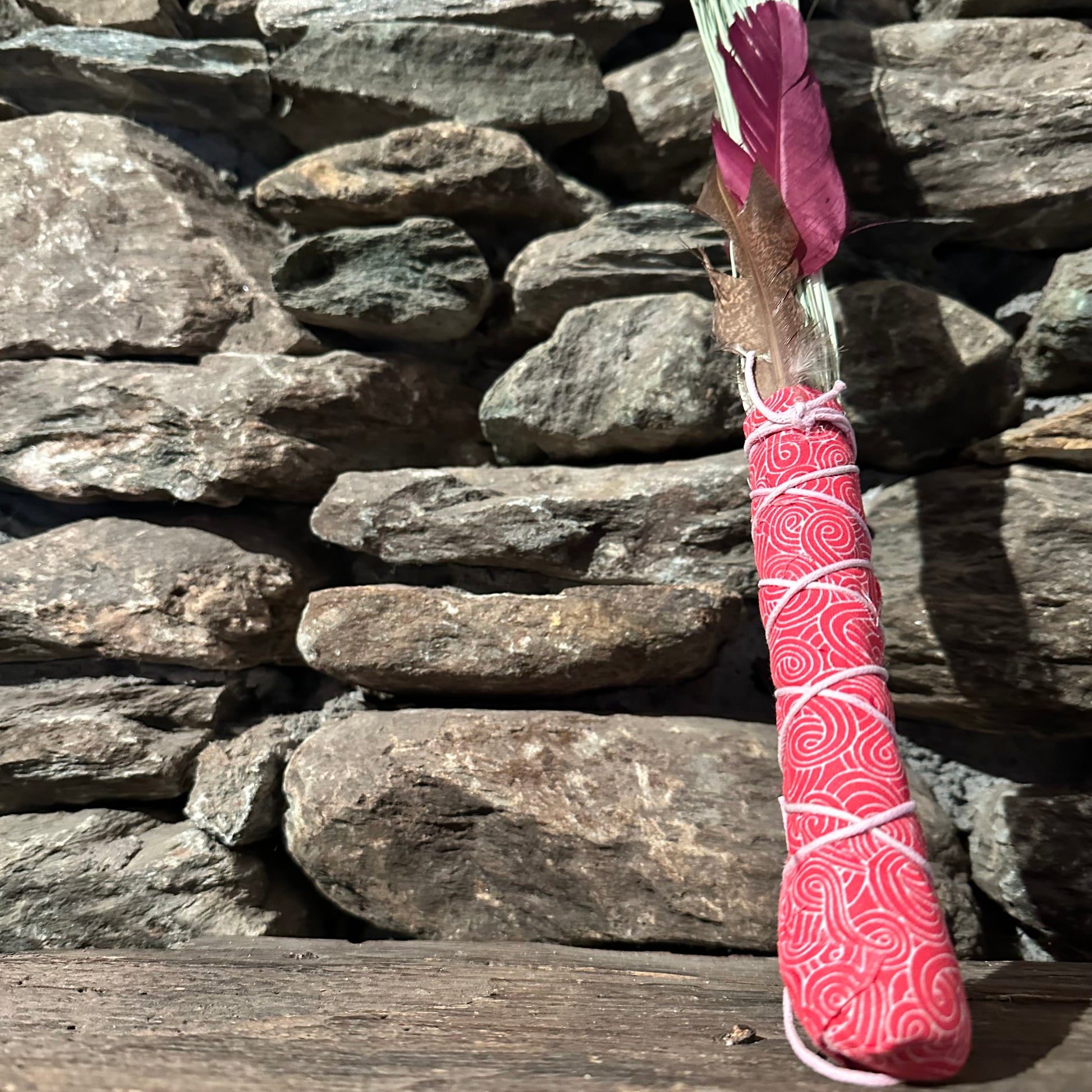 Beargrass Chakapa 22" Red Fabric with Pink Cord