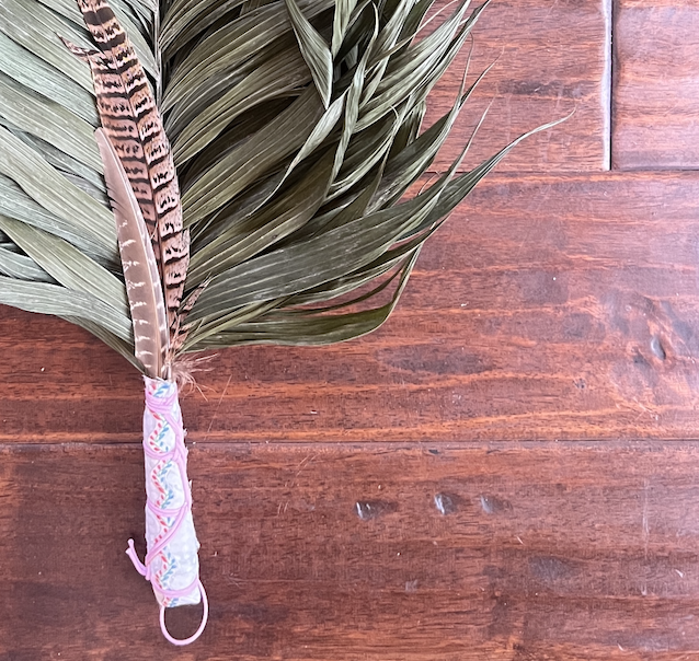 Commodore Palm Chakapa 25" White Fabric with Flower Trim and Pink Cord