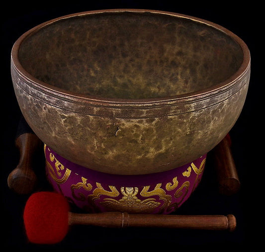 Antique Jambati Singing Bowl D#3 158Hz 11" A15199
