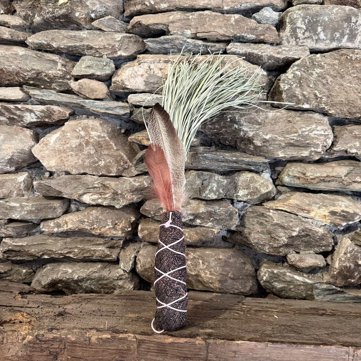 Bear Grass Chakapa 19" Dark Blue & Tan with Pink Cord