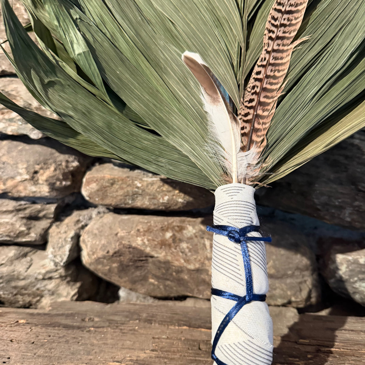 Commodore Palm Chakapa 25" White & Grey with Navy Blue Cord Chakapa