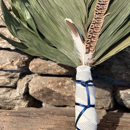 Commodore Palm Chakapa 25" White & Grey with Navy Blue Cord Chakapa