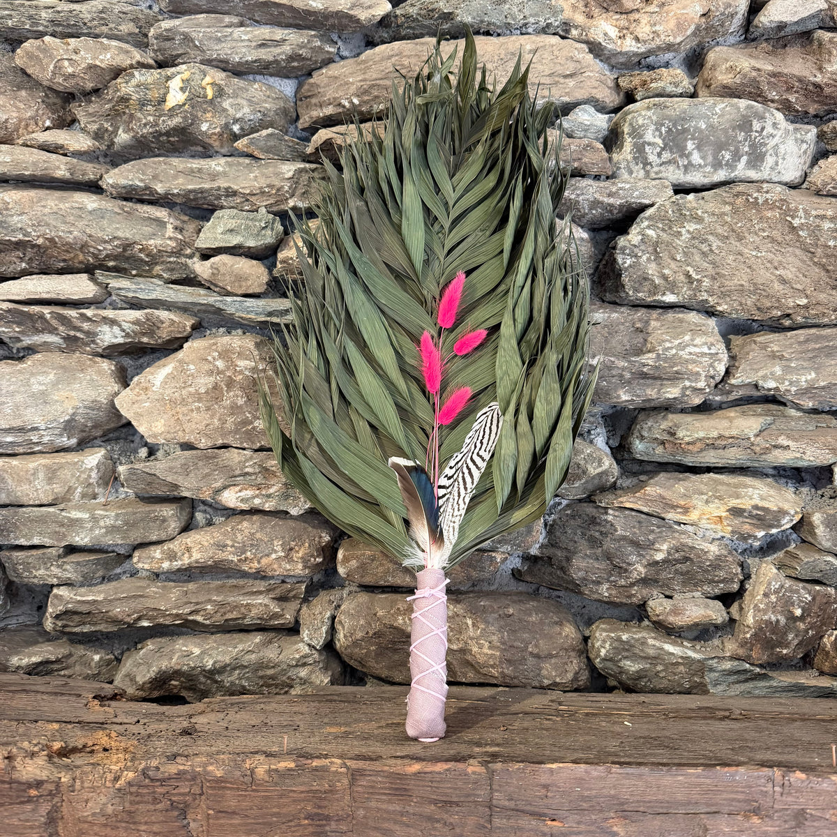 Commodore Palm Chakapa 25" With Duck and Pink Lagarus