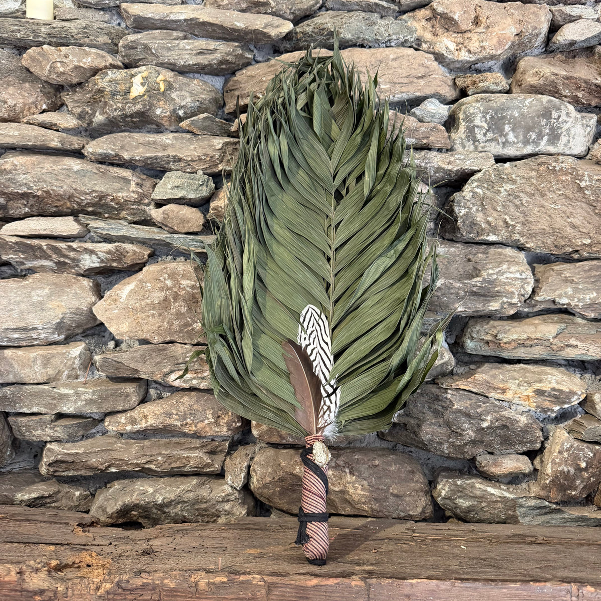 Commodore Palm Chakapa 25" With Rooster and Pyrite