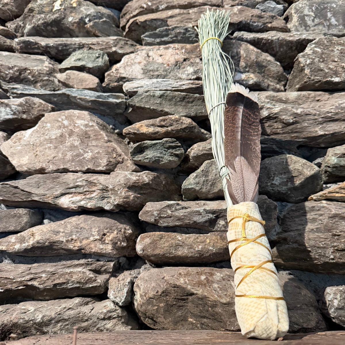 Bear Grass Chakapa 19" Cream with Yellow Cord