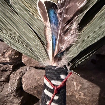Commodire Palm Chakapa 25" Black & White with Maroon Cord