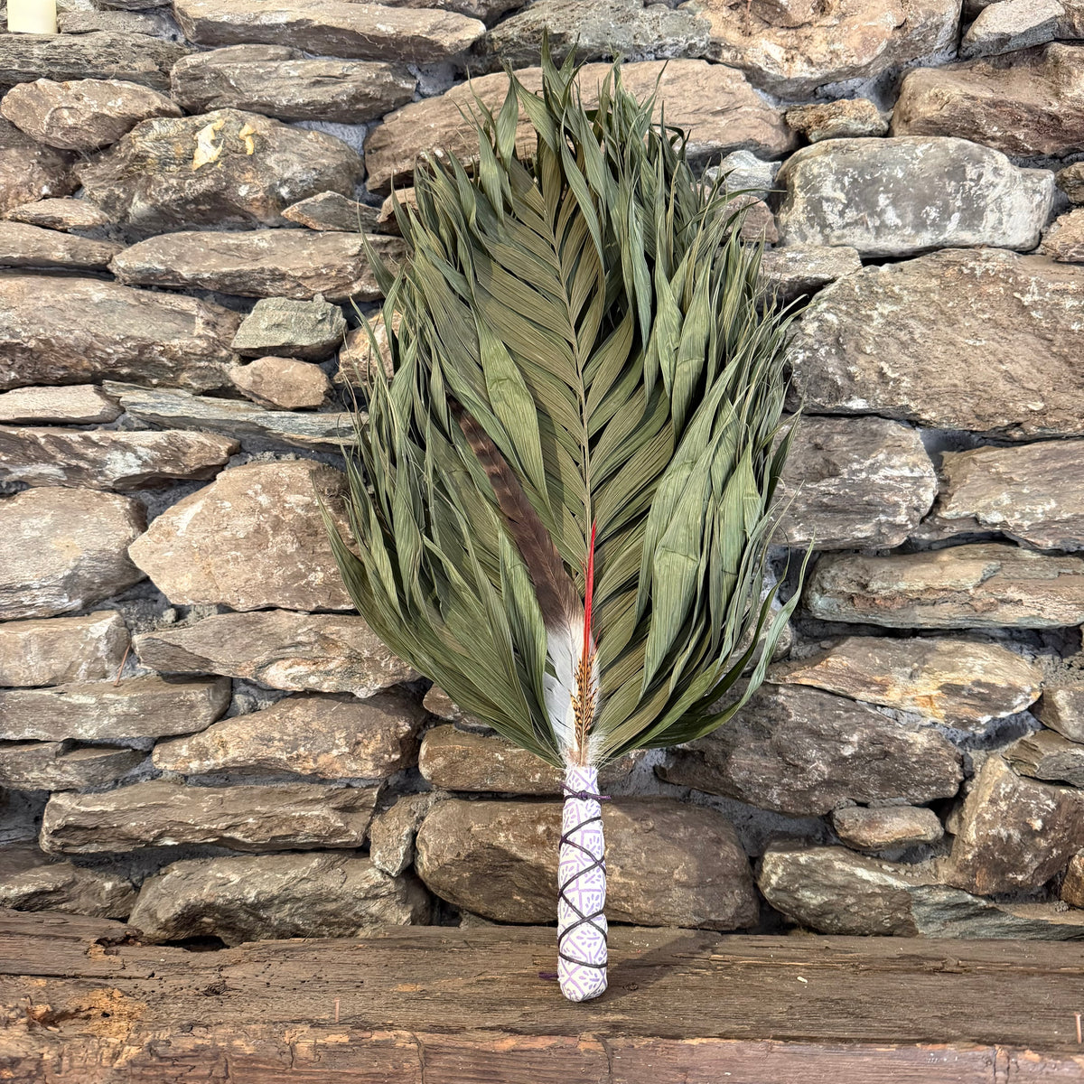 Commodore Palm Chakapa 25" Lavender & White with Purple Cord