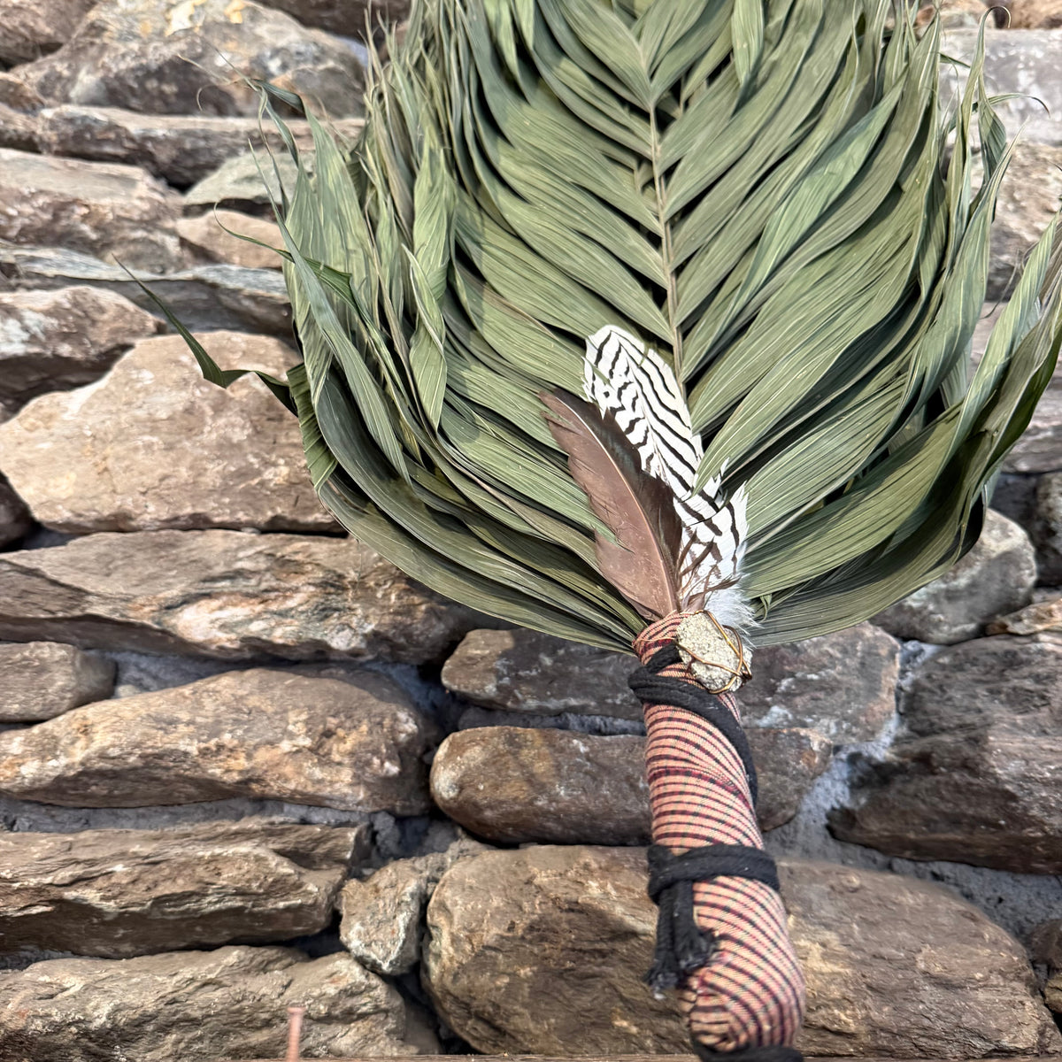 Commodore Palm Chakapa 25" With Rooster and Pyrite
