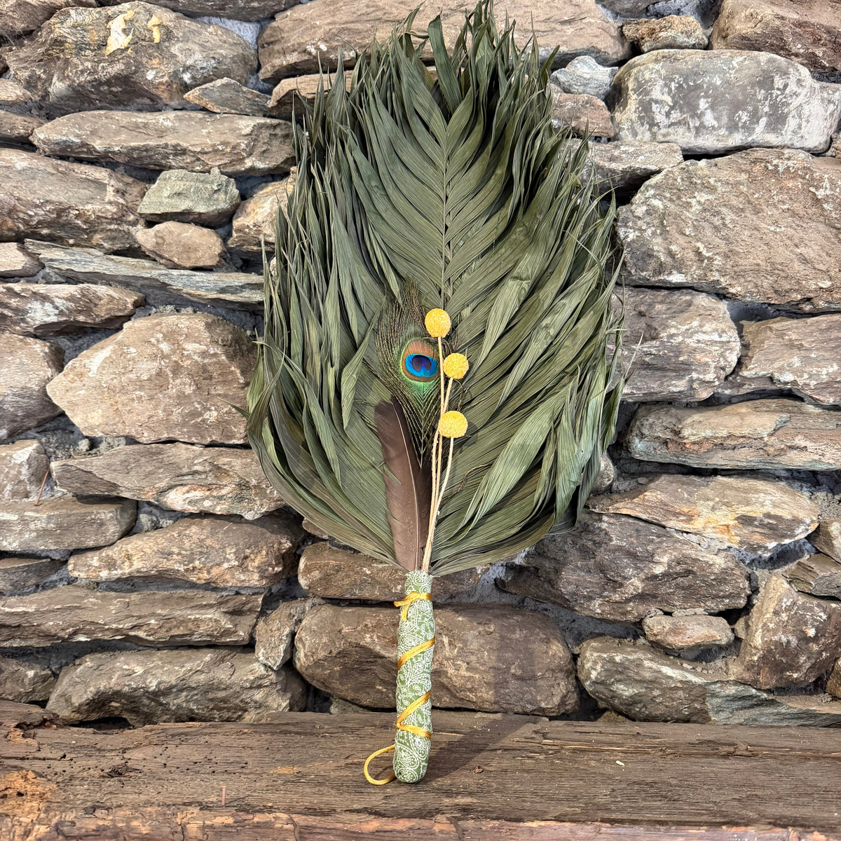 Commodore Palm Chakapa 25" With Peacock and Yellow Crasperdia