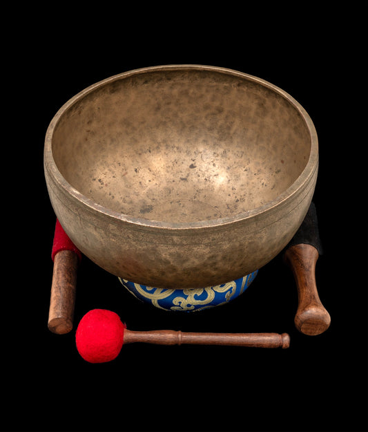 Antique Jambati Singing Bowl C 133Hz 11.25" A15859