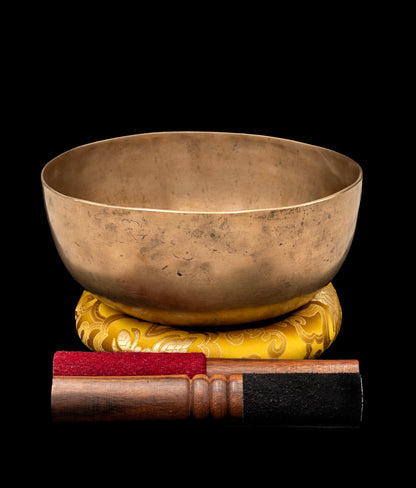 Antique Thadobati Singing Bowl  G 98Hz (Near Concert Pitch) 9" A15869