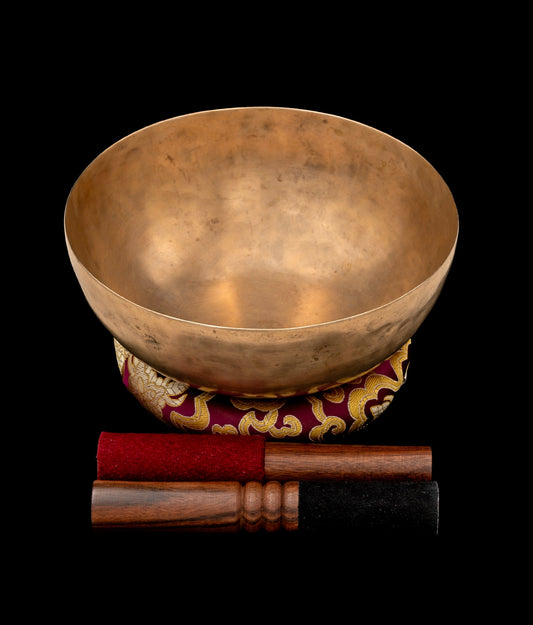 Antique Thadobati Singing Bowl  G 97Hz 8.25" A15874