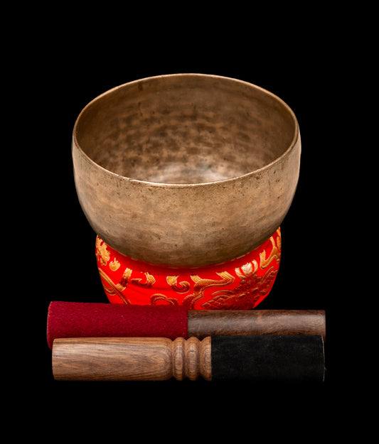 Antique Thadobati Singing Bowl G3 190Hz 6 1/2" A16082