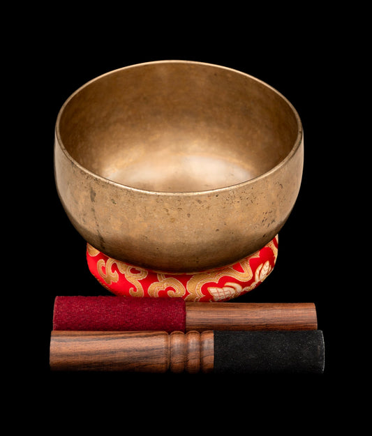 Antique Thadobati Singing Bowl A3 221Hz 6 1/2" A16164