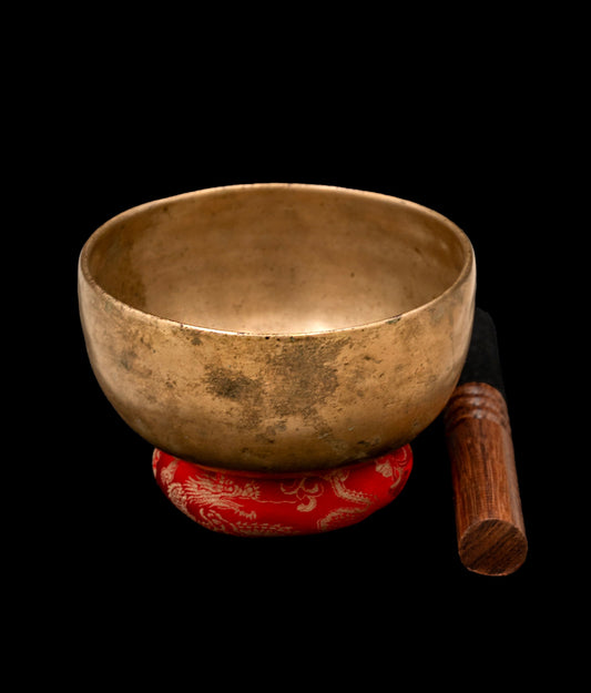 Antique Cup Thadobati Singing Bowl F#4 377Hz 4.75" A16187