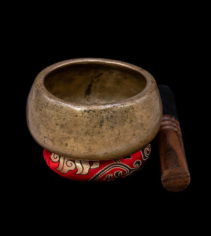 Antique Rare Mani Singing Bowl D6 1190Hz 4 1/2" A16288