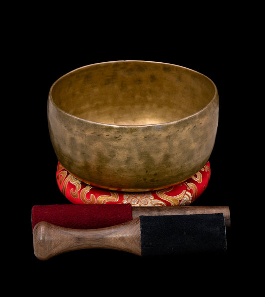 Antique Thadobati Singing Bowl G3 195Hz (NCP) 7" A16290