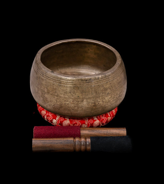 Antique Mani Singing Bowl D5 598Hz 7" A16294