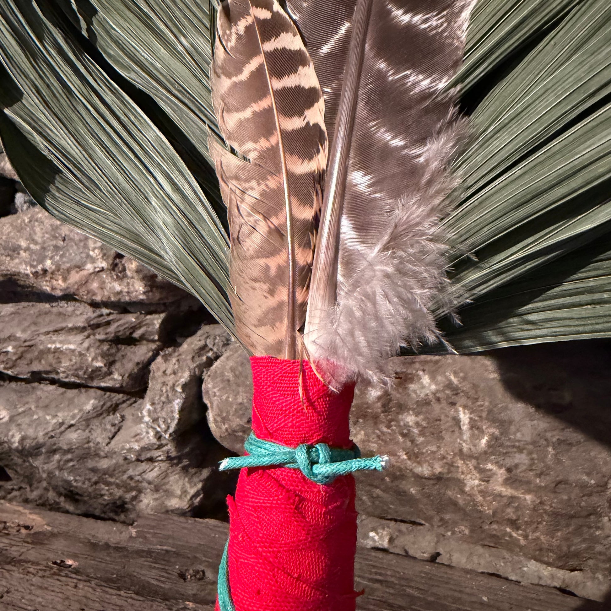 Commodire Palm Chakapa 25" Red with Turquoise Cord