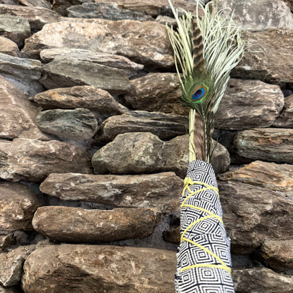 Bear Grass Chakapa 19" Blue & White with Yellow Cord