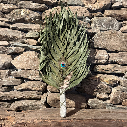 Commodire Palm Chakapa 25" Grey & White with Olive Cord