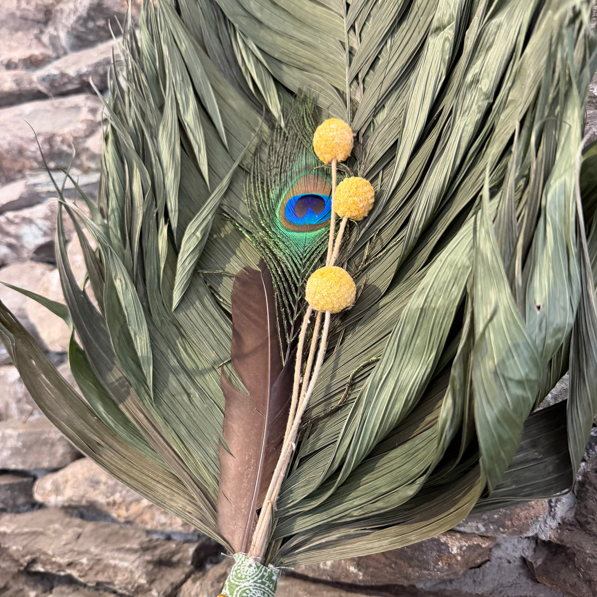 Commodore Palm Chakapa 25" With Peacock and Yellow Crasperdia