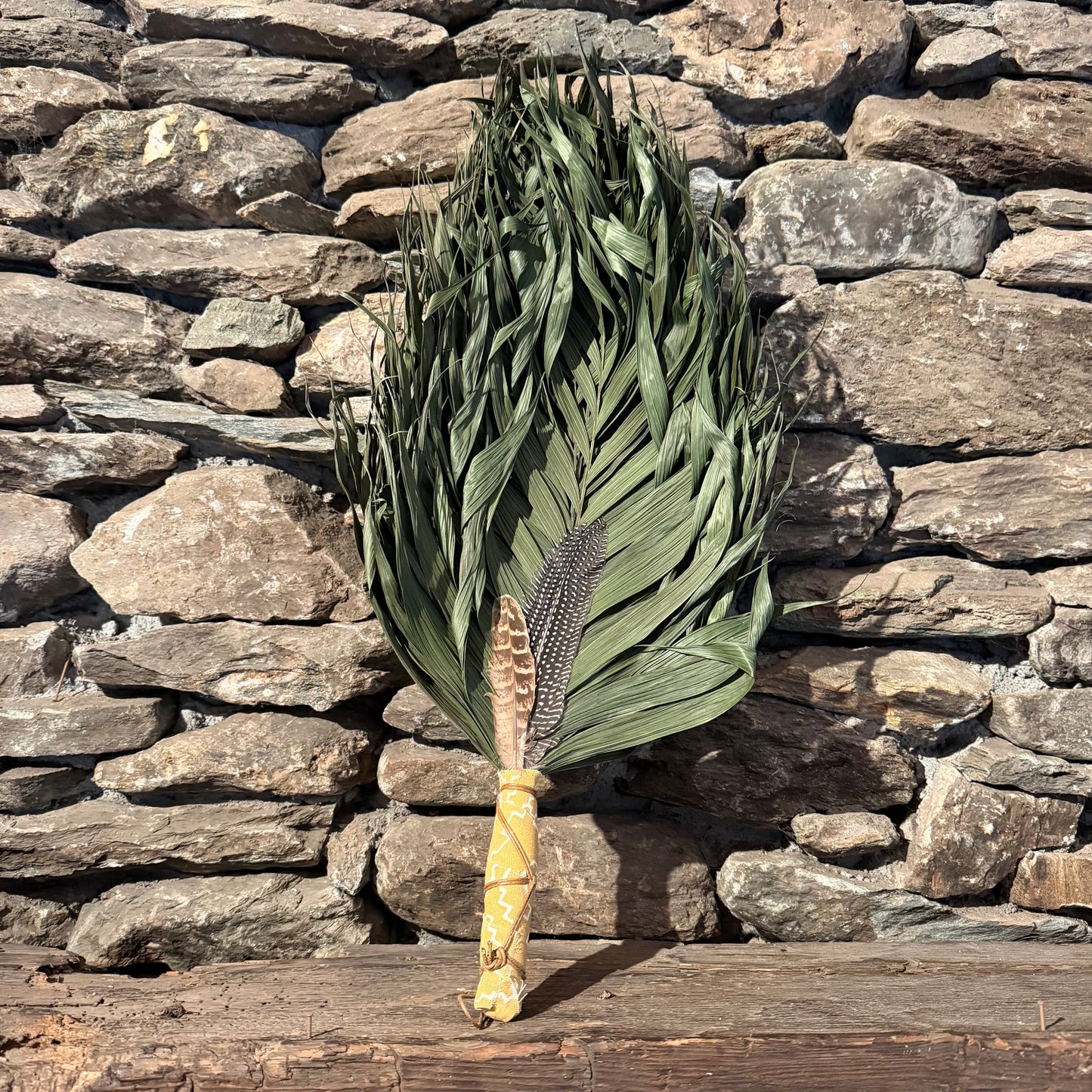 Commodire Palm Chakapa 25" Yellow & White with Tan Cord