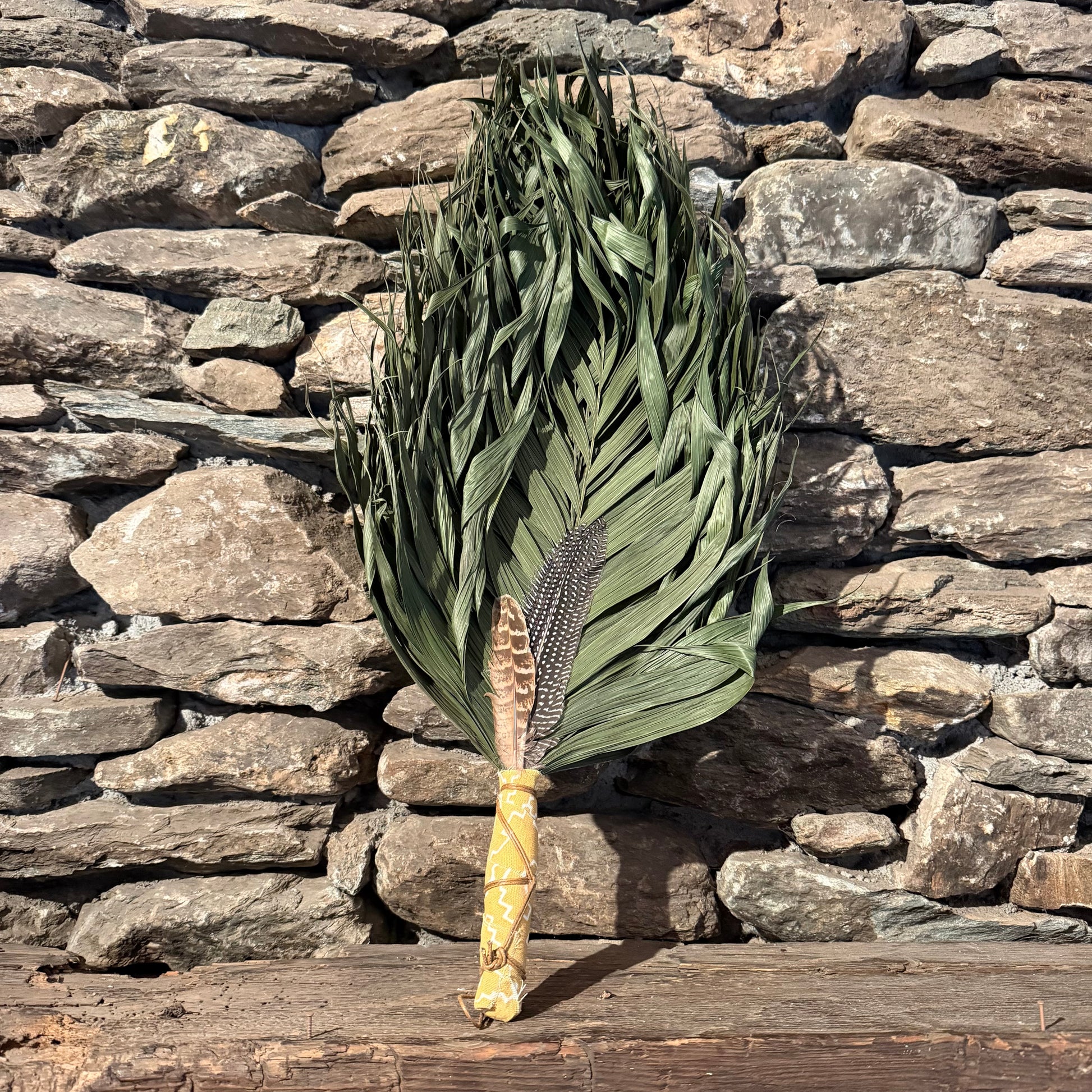 Commodire Palm Chakapa 25" Yellow & White with Tan Cord