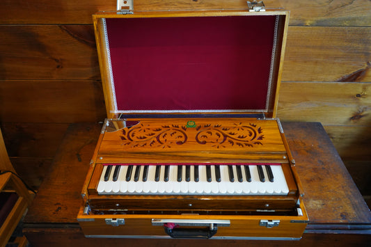 Monoj Kr Sardar Harmonium, Teak Wood, Folding, 2 Reeds, 42 Keys, Concert Quality