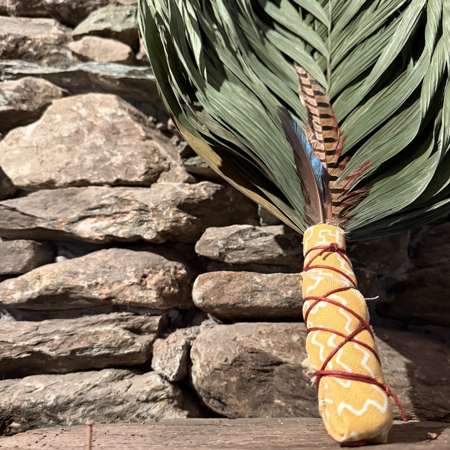 Commodore Palm Chakapa 25" Yellow & White with Maroon Cord