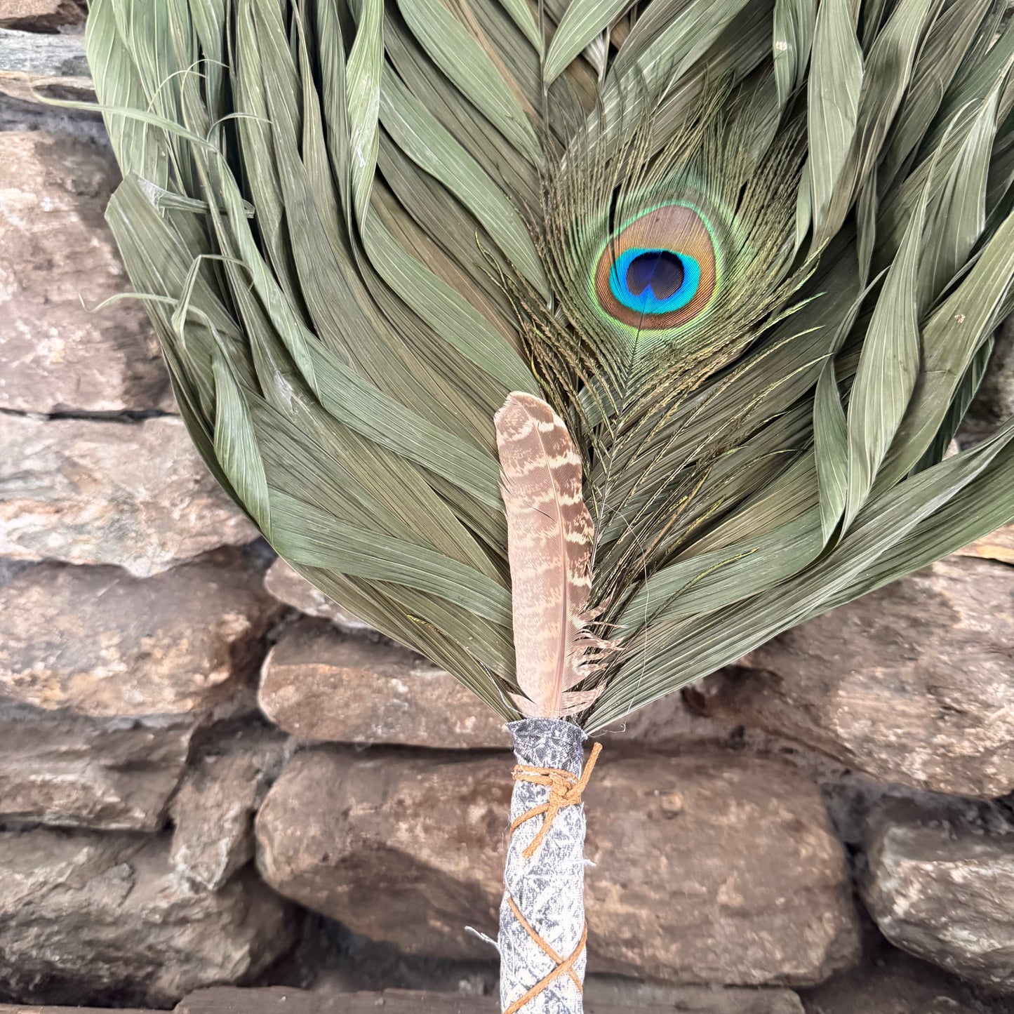 Commodore Palm Chakapa 25" Black & Grey Fabric with Tan Cord