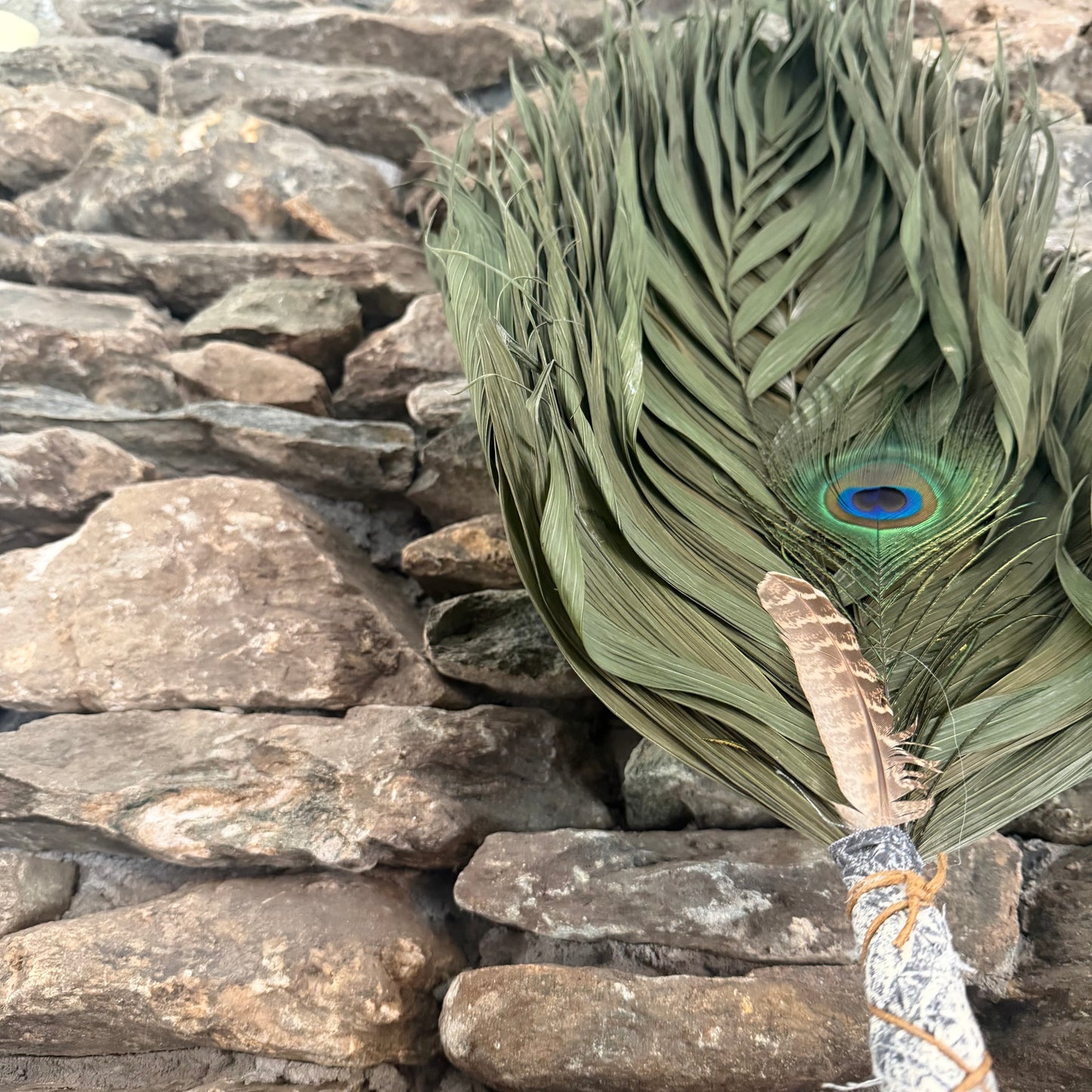 Commodore Palm Chakapa 25" Black & Grey Fabric with Tan Cord