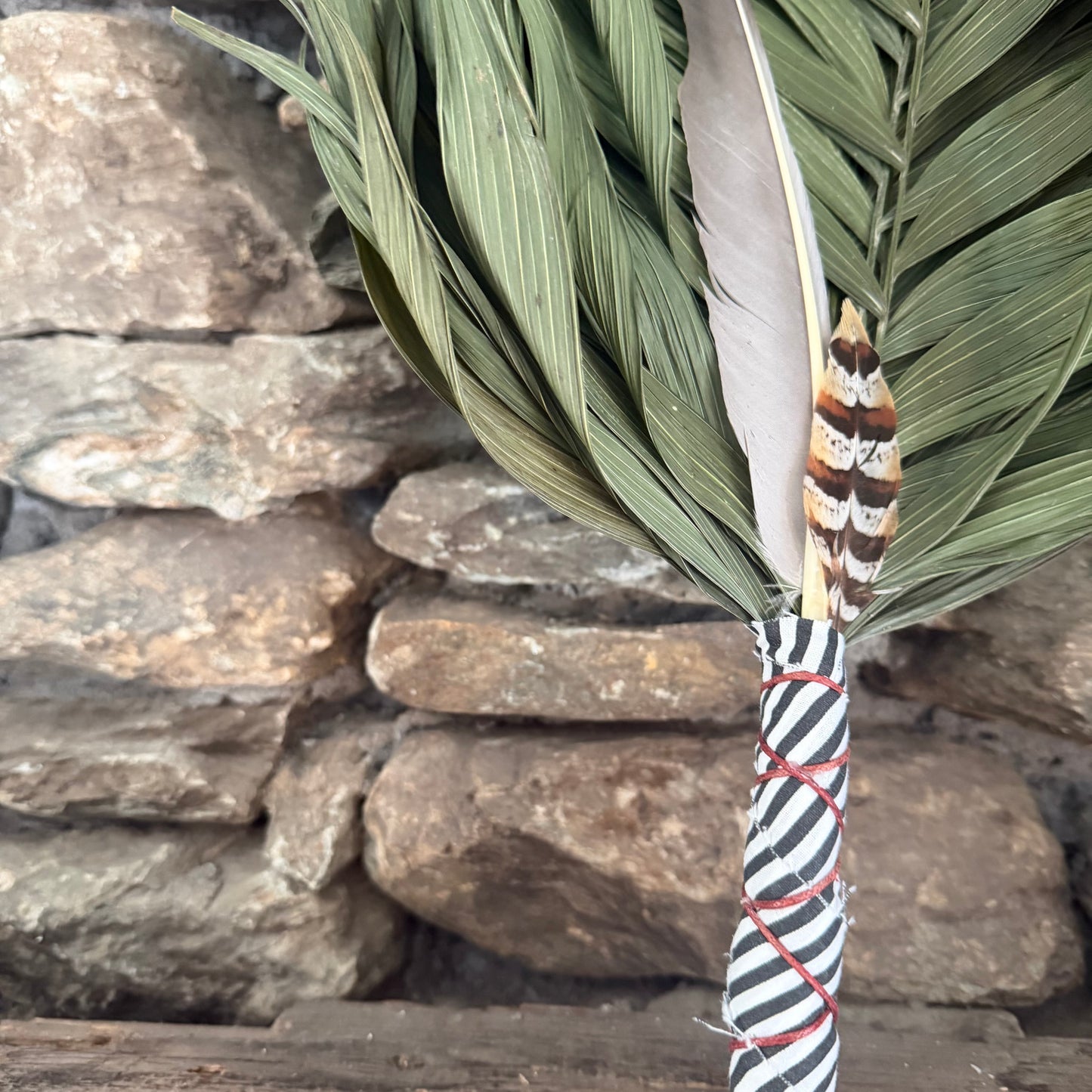 Commodore Palm Chakapa 25" Black & White Fabric with Maroon Cord