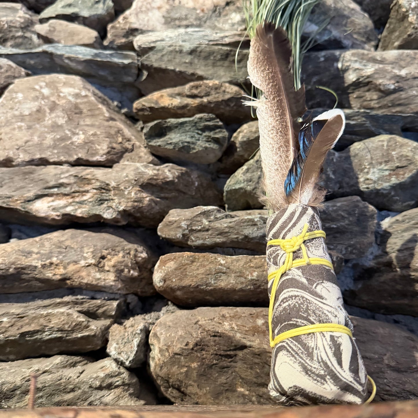 Beargrass Chakapa 18" Grey & Cream Fabric with Yellow Cord
